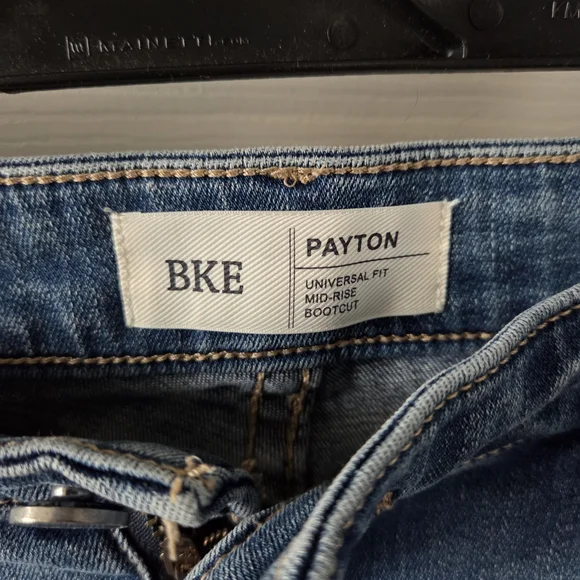 BKE Buckle Distressed Blue Jeans Universal Fit Mid Rise Bootcut Payton 34x33.5 - Picture 3 of 6